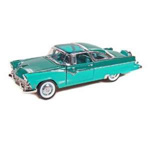  1955 Ford Fairlane Crown Victoria 1/18 Green Toys & Games