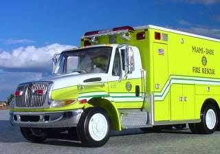 VR   MIAMI DADE FIRE RESCUE EMS / AMBULANCE First Gear  