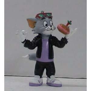  Tom & Jerry Tom Wearing Clothing with a Cheeseburger 