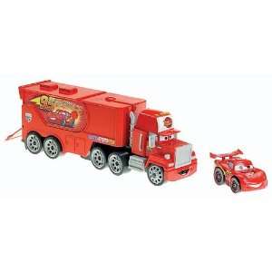   Vehicles 2 Pack   Mack Hauler and Lightning McQueen Toys & Games
