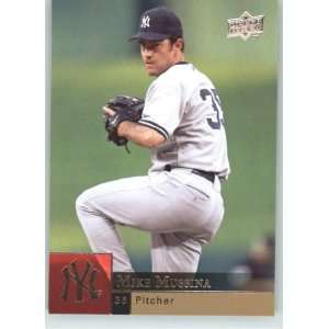  2009 Upper Deck #271 Mike Mussina   Yankees (Baseball 