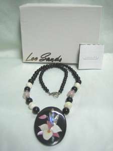 LEE SANDS INLAYED MOTHER OF PEARL FLOWER NECKLACE MIB  