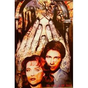  X files Mulder and Scully Secret Hands 23x35 Poster