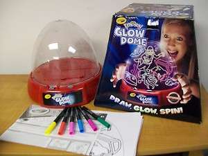CRAYOLA KIDS COLOR EXPLOSION MOTORIZED GLOW DOME WITH 2 DRAWING 