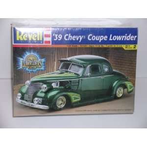    1939 Chevy Coup Lowrider   Plastic Car Model Kit Toys & Games