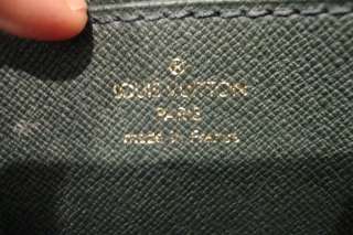 4000 100% AUTH LOUIS VUITTON GREEN TAIGA ROBUSTO 2 COMPARTMENT 