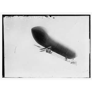  U.S. Army dirigible