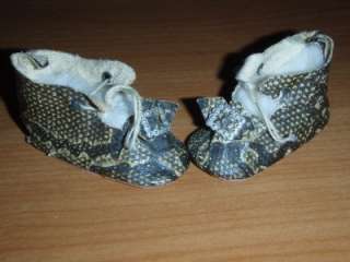 VERY UNUSUAL Antique Oilcloth SNAKESKIN Doll SHOES Bows German French 