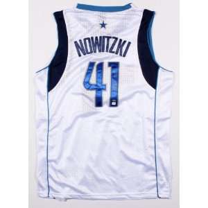  Signed Dirk Nowitzki NBA Finals Jersey   GAI   Autographed 