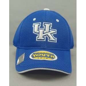  KENTUCKY WILDCATS OFFICIAL NCAA LOGO ONE FIT YOUTH 