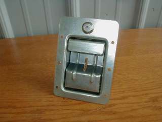 Tri/Mark LATCH Door Pull Handle Lock #15272 08A (E55)  