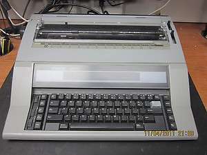 Electronic Typewriter Swintec 2600 POWERS ON AND WORKS  