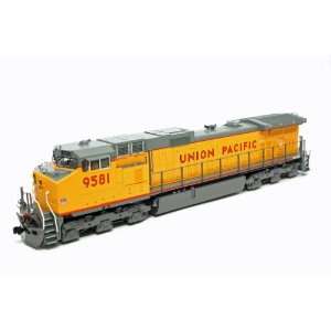 HO RTR C44 9W, UP #9581 Toys & Games
