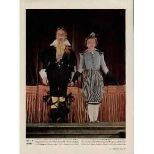  TWELFTH NIGHT Helen Hayes and Maurice Evans join hands in 