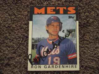 RON GARDENHIRE AUTOGRAPHED 1986 TOPPS CARD  
