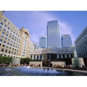  Canary Wharf from Cabot Square, Docklands, London, England 
