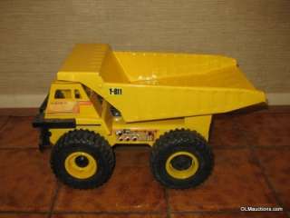 Muscle Machine 16 Dump Truck Toy Model Y 811   NR  